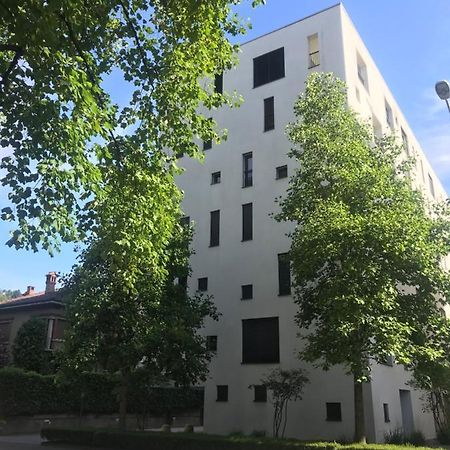 Connie S Home Free Parking Lugano Luaran gambar