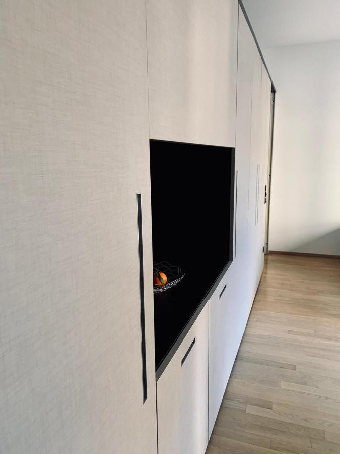 Connie S Home Free Parking Lugano Luaran gambar