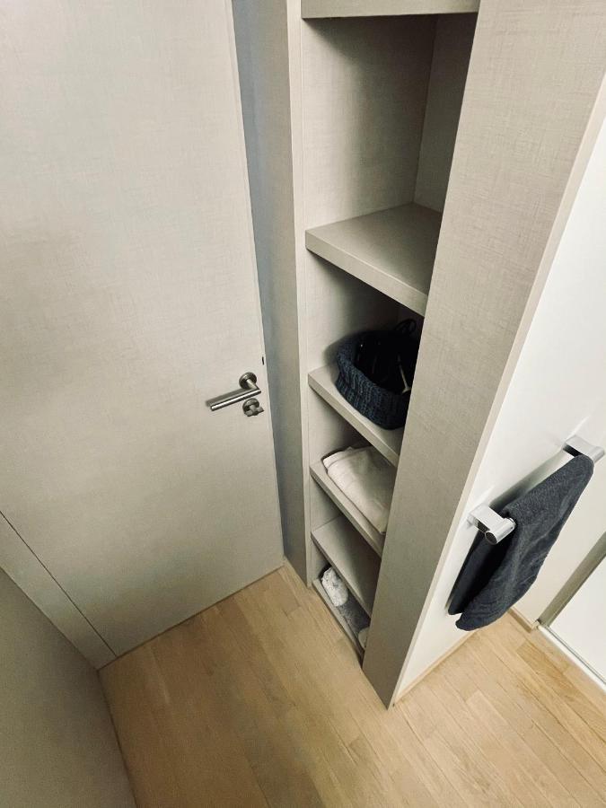 Connie S Home Free Parking Lugano Luaran gambar
