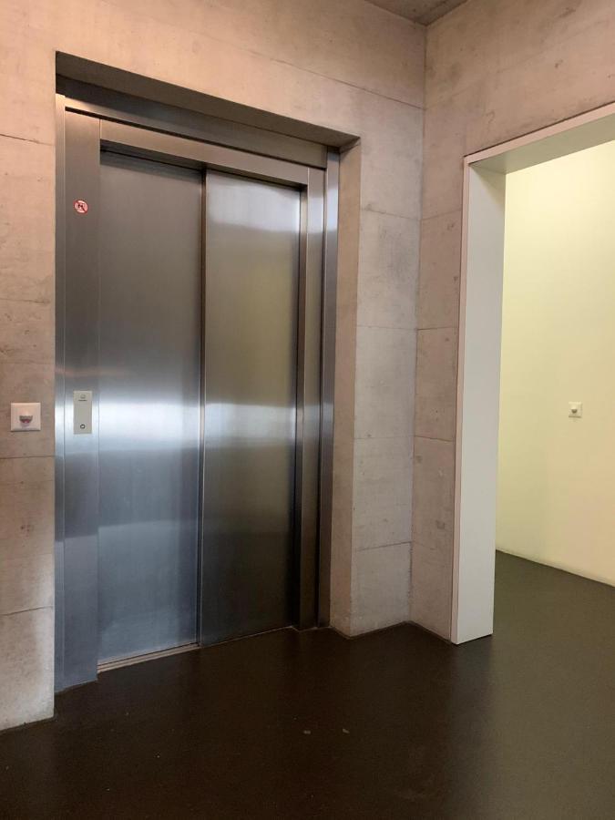 Connie S Home Free Parking Lugano Luaran gambar