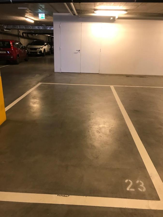 Connie S Home Free Parking Lugano Luaran gambar