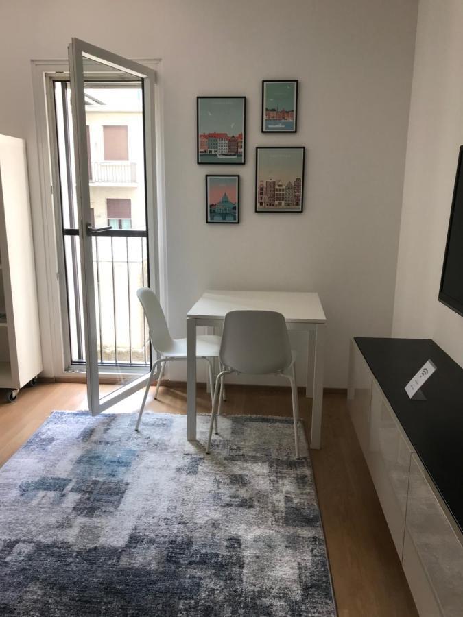 Connie S Home Free Parking Lugano Luaran gambar