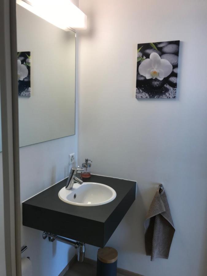 Connie S Home Free Parking Lugano Luaran gambar