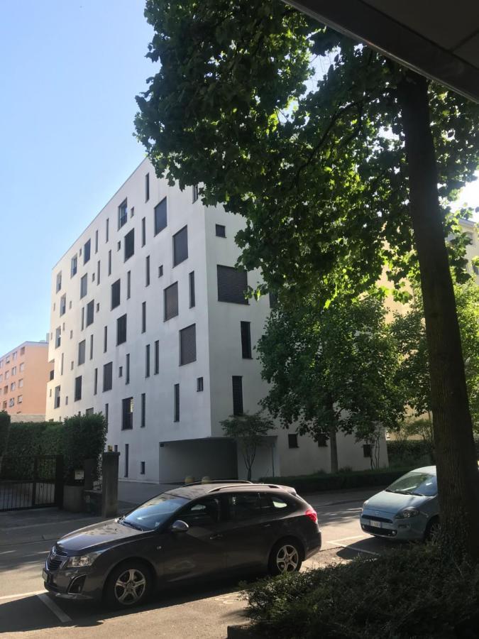 Connie S Home Free Parking Lugano Luaran gambar