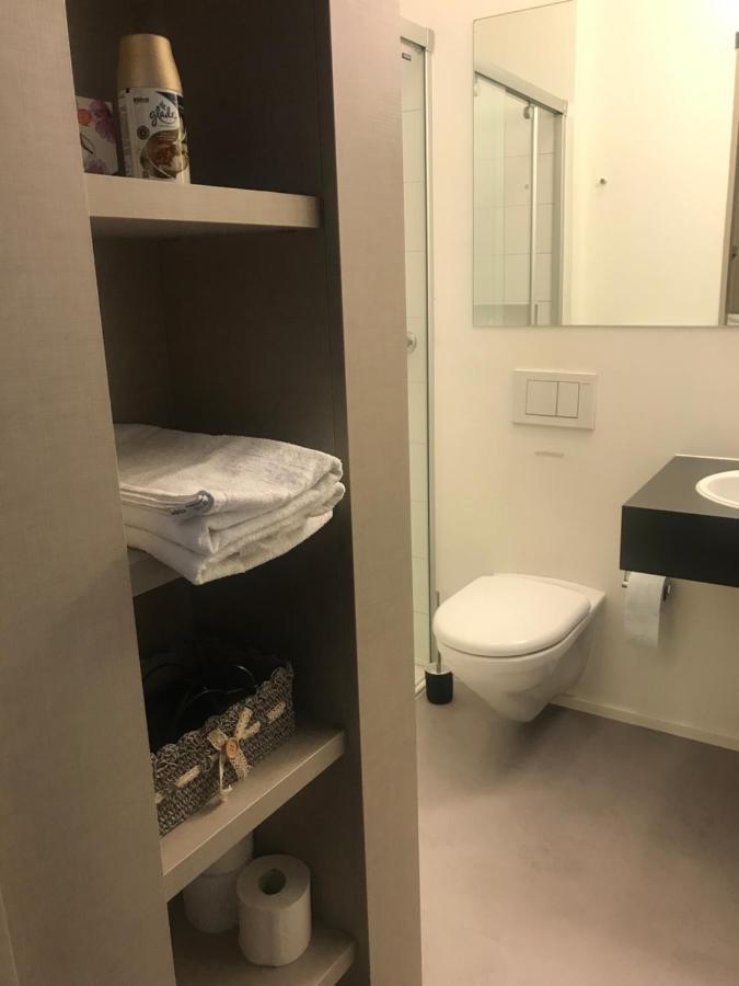 Connie S Home Free Parking Lugano Luaran gambar